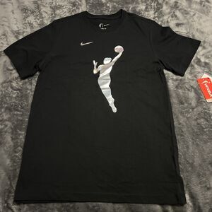 SMALL Nike WNBA T-shirt Men’s HJ3530-010 Jump Woman